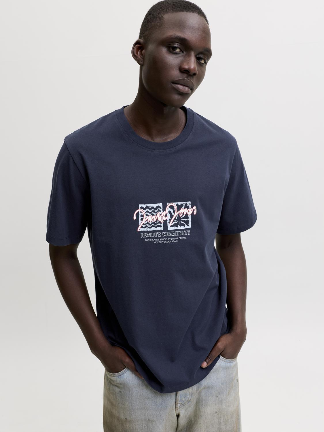 model_shot-creative